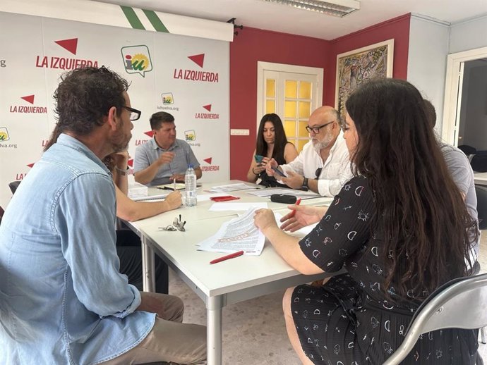Reunion de IU Huelva y CCOO sobre los centros de menores
