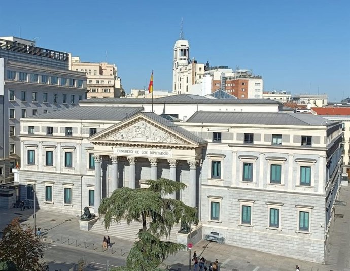 Archivo - Imagen de archivo de la fachada principal de la sede del Congreso.
