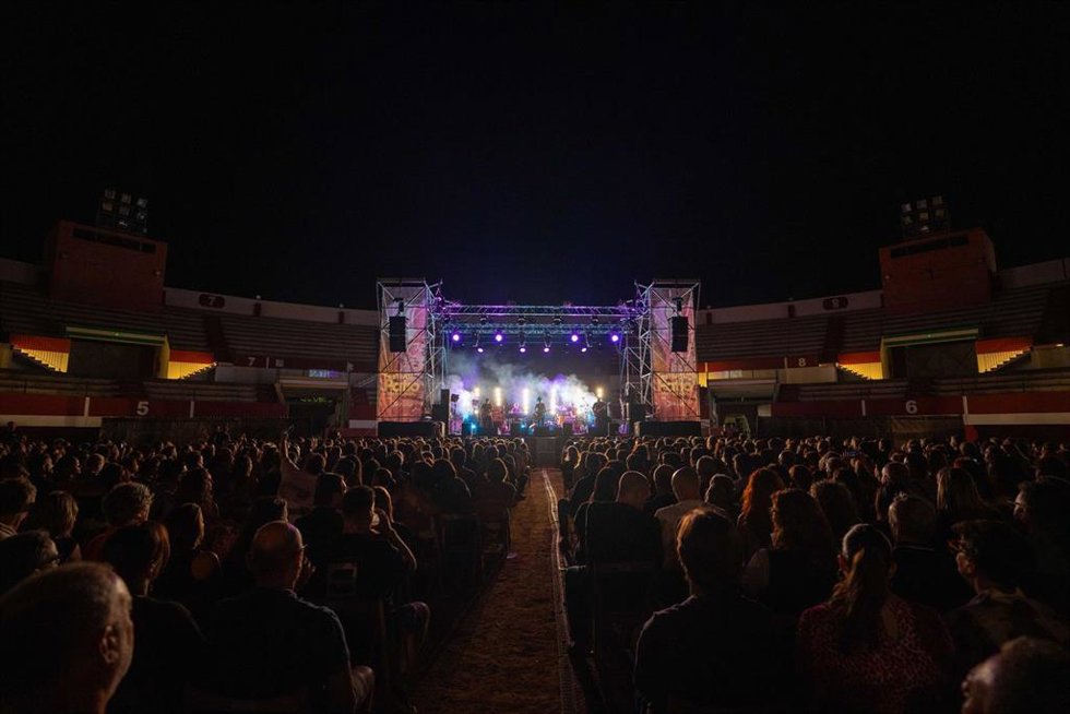 Más de 15.000 personas asisten al primer fin de semana del festival Patio+ Metrópolis de Sevilla.