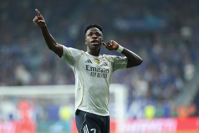 El delantero del Real Madrid Vinícius Júnior celebra un gol ante el Real Oviedo.