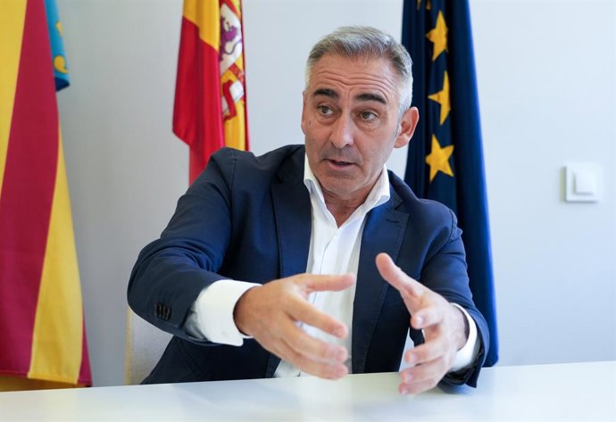 Archivo - El conseller de Agricultura de la Generalitat Valenciana, Miguel Barrachina, durante una entrevista para Europa Press, a 31 de julio de 2025, en Valencia, Comunidad Valenciana (España). Tras las elecciones autonómicas del 28 de mayo de 2023, Bar
