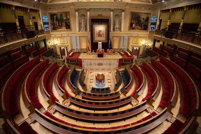 Archivo - Vista del estrado preparado en el hemiciclo para la jura de la Constitución la Princesa de Asturias, en el Congreso de los Diputados, a 27 de octubre de 2023, en Madrid (España)