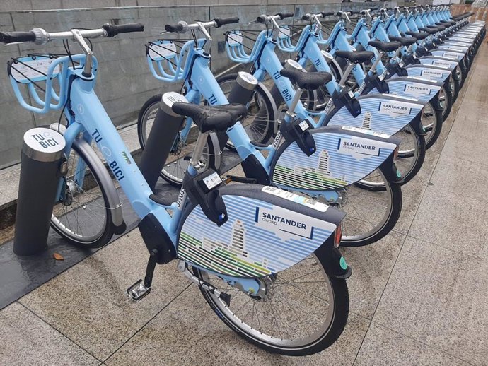 Archivo - Bicicletas eléctricas en Santander