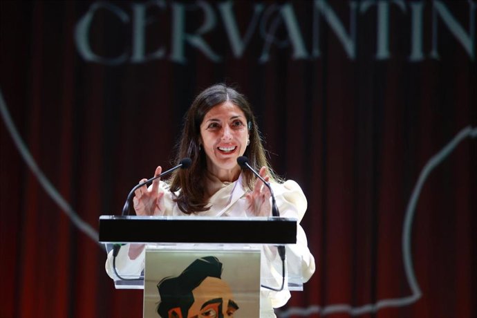 Archivo - La escritora Espido Freire interviene durante las jornadas cervantinas. A 9 de noviembre de 2024, en Castro del Río, Córdoba