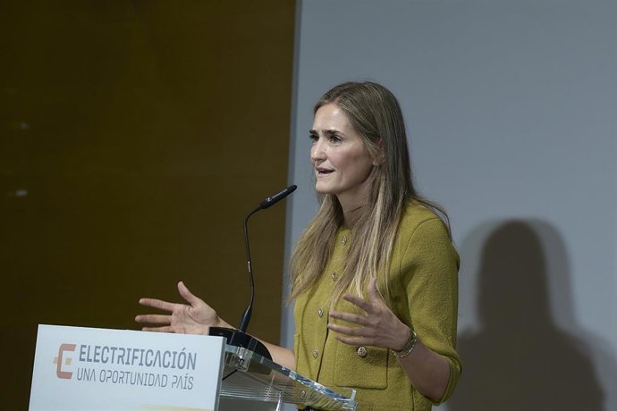 La vicepresidenta tercera y ministra para la Transición Ecológica y el Reto Demográfico, Sara Aagesen, presenta la Propuesta de planificación eléctrica 2030, en el Complejo ministerial de Cuzco, a 12 de septiembre de 2025, en Madrid (España).