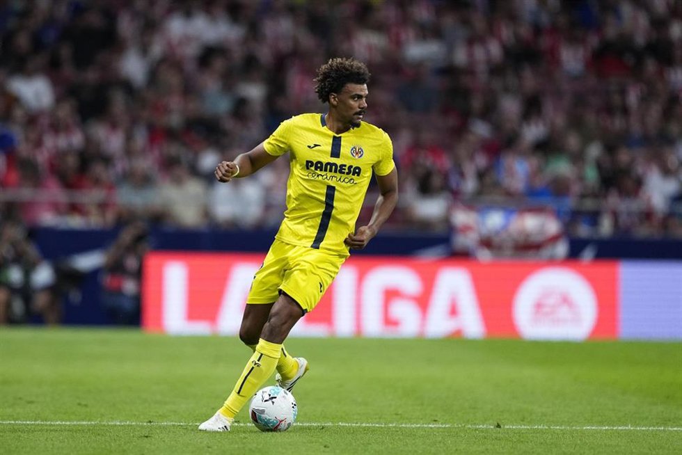 El jugador portugués del Villarreal CF Renato Veiga durante el encuentro frente al Atlético de Madrid.