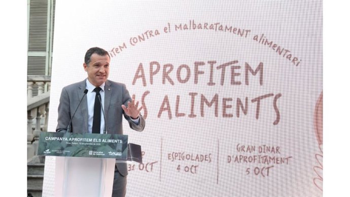 El conseller Òscar Ordeig, durant la presentació de la 4 campanya 'Aprofitem els aliments' que impulsa el seu departament