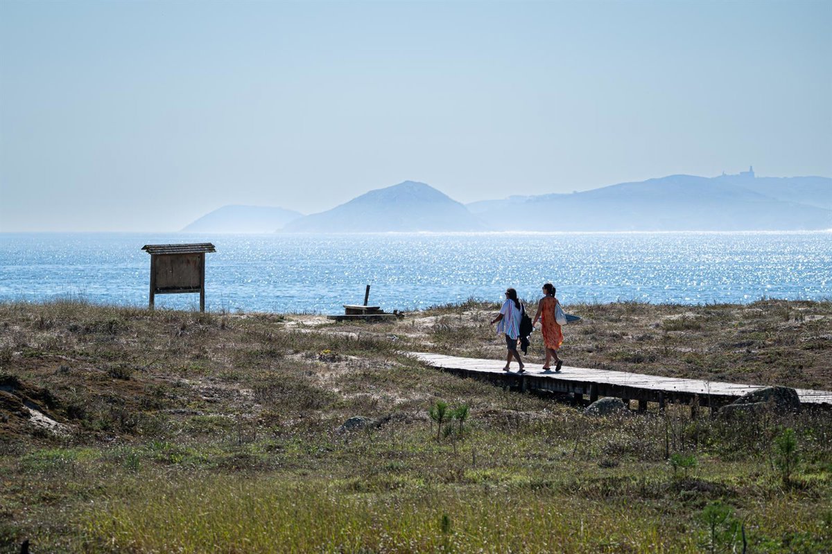 Calor y polvo en suspension activan avisos en Andalucía, CyL, Extremadura y las Islas Canarias, con máximas de 38ºC