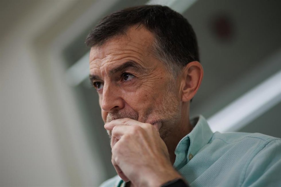 Archivo - El coordinador federal de IU, Antonio Maíllo, durante una entrevista para Europa Press, en la sede de la agencia, a 7 de agosto de 2024, en Madrid (España).