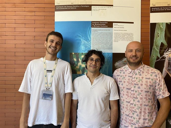 Los tres investigadores de la UV que han participado en el estudio