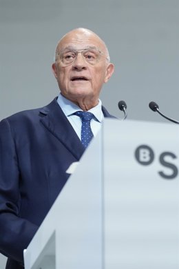 Archivo - El presidente del Banco Sabadell, Josep Oliu, en una imagen de archivo.