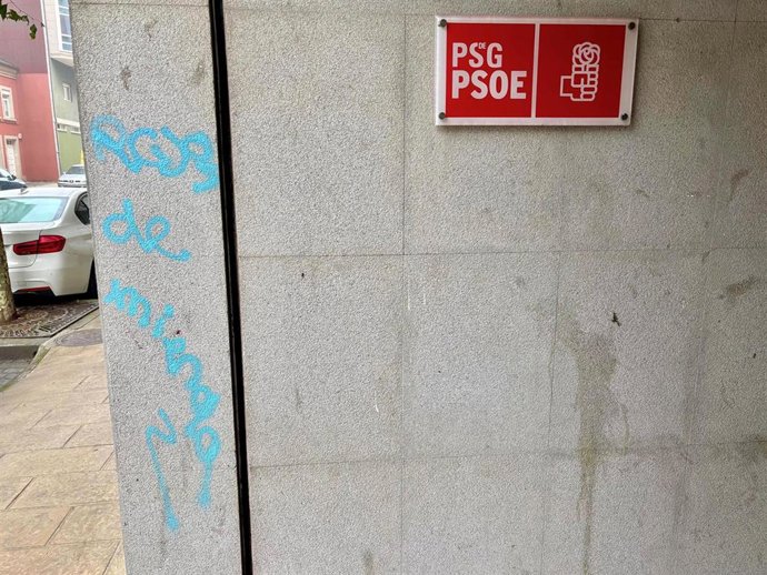 Pintada en la sede del PSOE de Lugo
