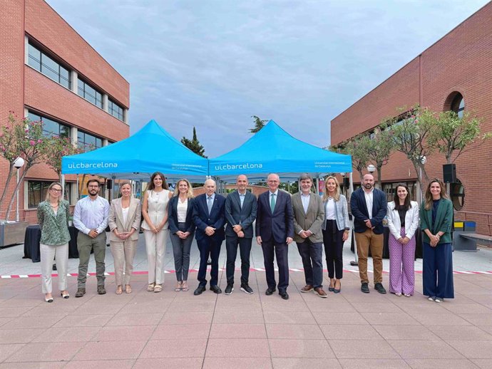 UIC Barcelona y Dentaid promoverán la investigación y la formación de los profesionales en periodoncia y gerodontología