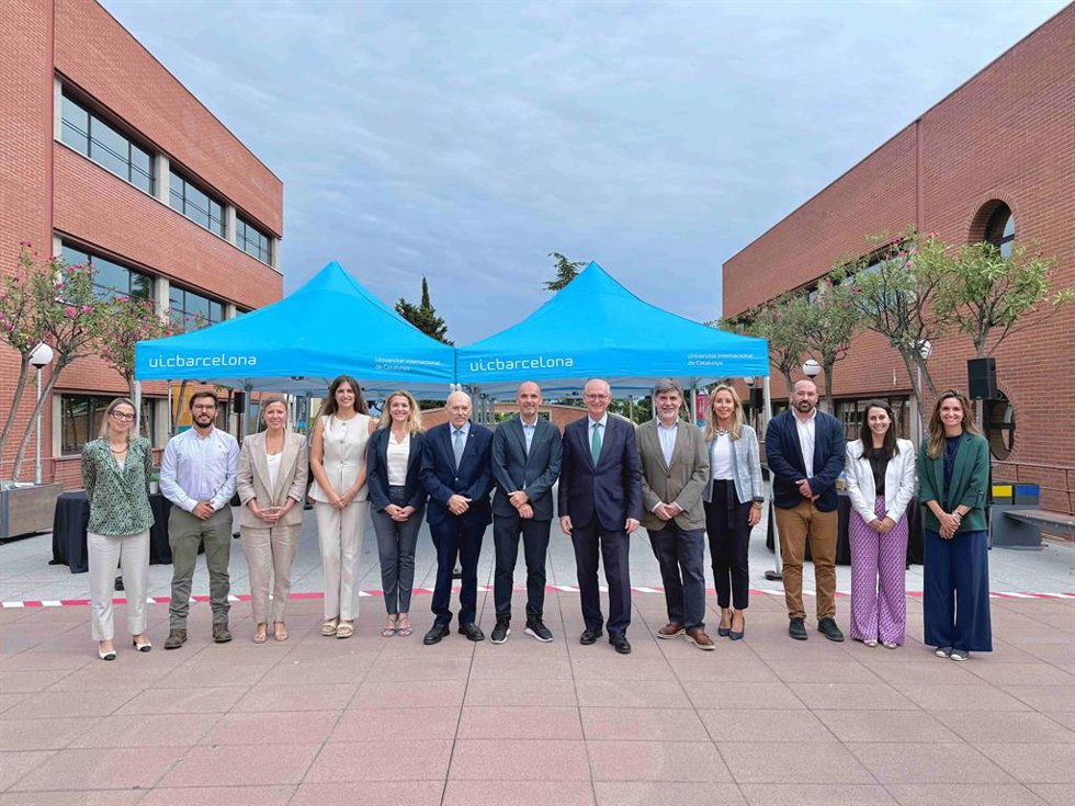 UIC Barcelona y Dentaid promoverán la investigación y la formación de los profesionales en periodoncia y gerodontología