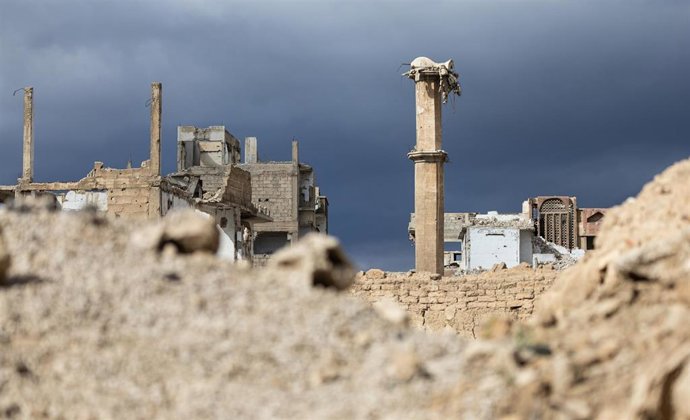 Archivo - Vista de una mezquita destruida en Damasco, Siria
