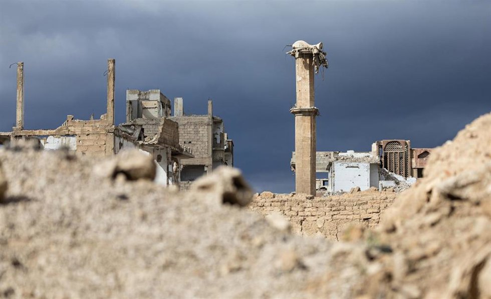 Archivo - Vista de una mezquita destruida en Damasco, Siria