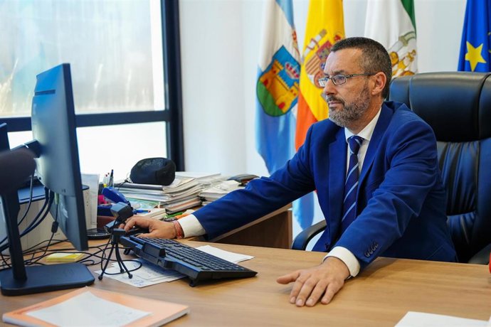 Archivo - El alcalde de la Línea de la Concepción, Juan Franco, en una imagen de archivo.