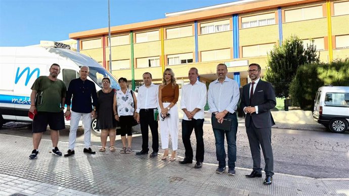 El diputado del PSOE en el Parlamento, José Luis Ruiz Espejo; acompañado por la secretaria de Educación del PSOE de Andalucía, Patricia Alba; el secretario de Educación de los socialistas malagueños, Antonio Ruiz, y el diputado provincial Manuel Lara.