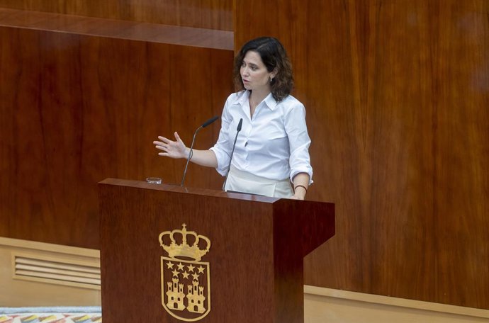 La presidenta de la Comunidad de Madrid, Isabel Díaz Ayuso, interviene durante el segundo día del Debate sobre el Estado de la Región, en la Asamblea de Madrid, a 12 de septiembre de 2025, en Madrid (España). La Asamblea de Madrid acoge ayer y hoy, 11 y 1