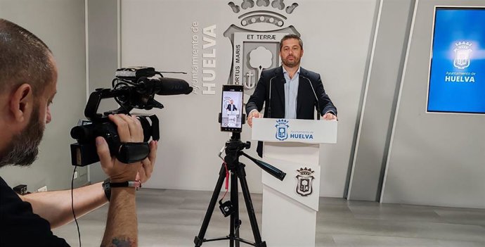 El portavoz del PSOE en el Ayuntamiento de Huelva, Francisco Baluffo.