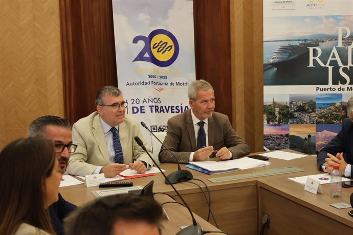 El subdelegado del Gobierno en Granada, José Antonio Montilla, ha presidido la reunión de cierre de la OPE 2025 junto con el presidente de la Autoridad Portuaria de Motril, José García Fuentes