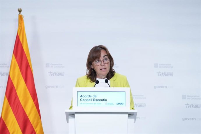 La portavoz del Govern, Sílvia Paneque, durante una rueda de prensa tras la primera reunión del Govern del nuevo curso político, en el Palau de la Generalitat, a 16 de septiembre de 2025, en Barcelona, Catalunya (España)
