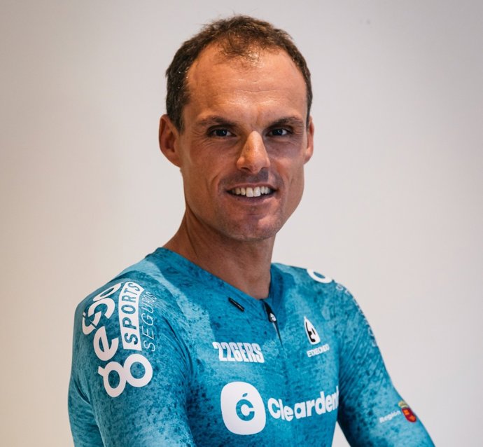 El ciclista español Luis León Sánchez, miembro del equipo Cleardent para la Titan Desert.