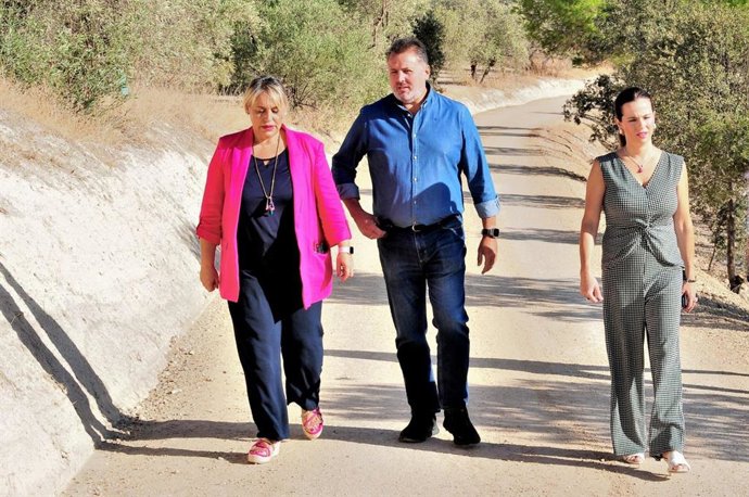 Visita a la vía pecuaria Colada Camino de la Costa en Las Gabias, con la Junta y el Ayuntamiento