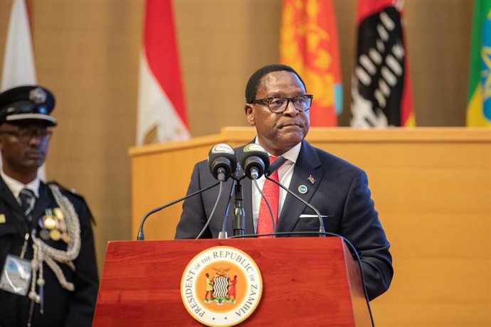 Archivo - El presidente de Malaui, Lazarus Chakwera, durante una conferencia en Zambia (archivo)