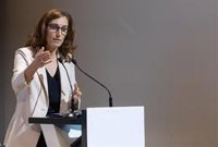 Mónica García reprocha que Ayuso use a "personas trans y LGTBI" a las que "ha recortado derechos" para defender a Israel