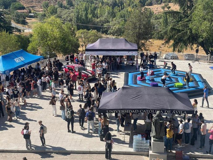 Celebración de la Welcome Party de la Universidad Católica de Ávila.
