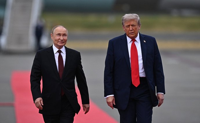 Archivo - Vladimir Putin y Donald Trump, durante su último encuentro en Alaska.