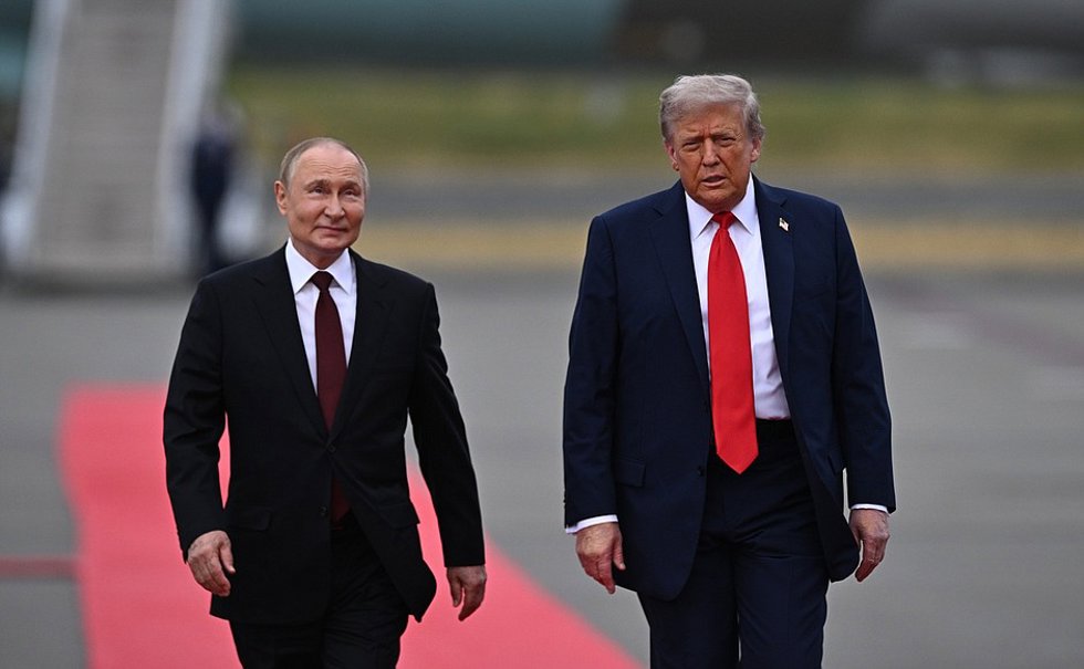Archivo - Vladimir Putin y Donald Trump, durante su último encuentro en Alaska.