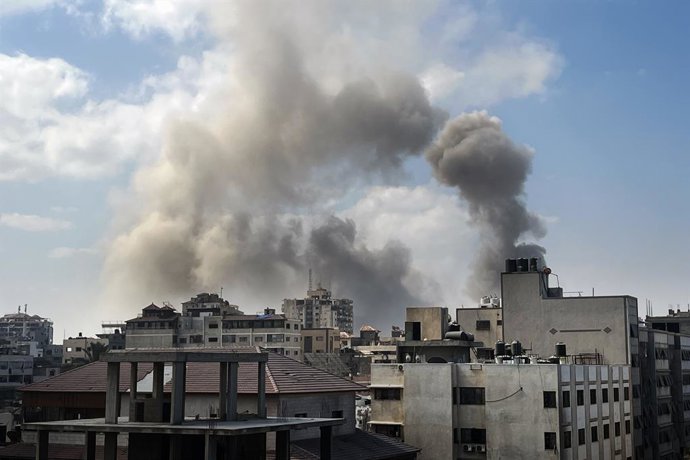 September 16, 2025, Gaza City, Gaza Strip, Palestinian Territory: Smoke billows following an Israeli strike on a house in Gaza City, Gaza on September 16, 2025