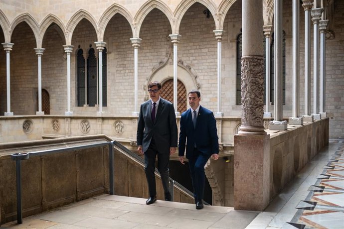 Archivo - El president de la Generalitat, Salvador Illa, i el lehendakari, Imanol Pradales