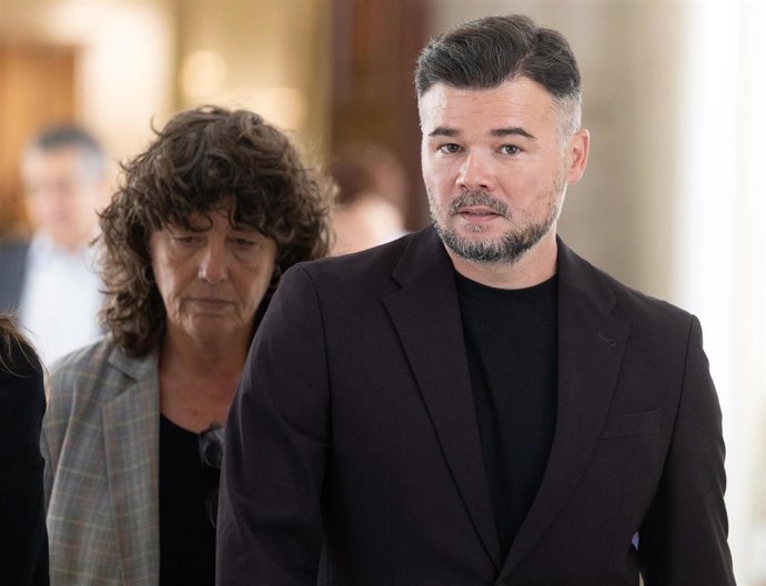 El portavoz de ERC en el Congreso, Gabriel Rufián, a su llegada a una Junta de Portavoces, en el Congreso de los Diputados, a 16 de septiembre de 2025, en Madrid (España).