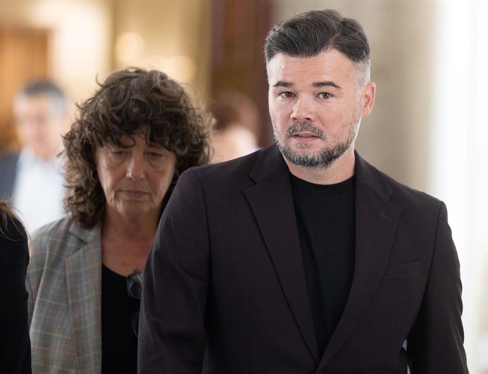 El portavoz de ERC en el Congreso, Gabriel Rufián, a su llegada a una Junta de Portavoces, en el Congreso de los Diputados, a 16 de septiembre de 2025, en Madrid (España).