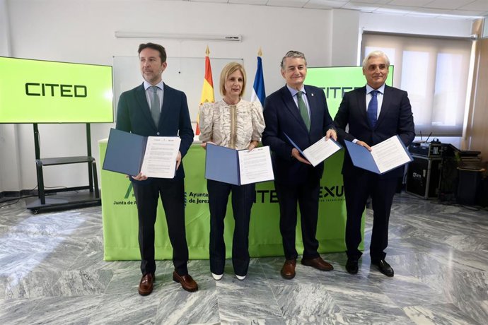 El consejero de Presidencia, Interior, Diálogo Social y Simplificación Administrativa de la Junta de Andalucía, Antonio Sanz, durante la  inauguración el Centro de Innovación y Tecnología para el Desarrollo Empresarial (CITED) en Jerez de la Frontera.