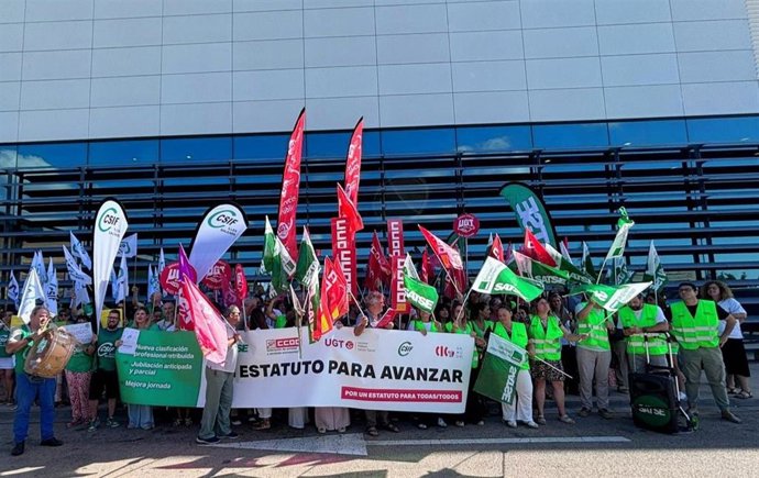 Profesionales sanitarios reclaman frente a Son Espases avances en la negociación del Estatuto Marco.