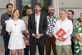 Archivo - El ministro de Cultura, Ernest Urtasun, ofrece declaraciones a los medios tras la reunión de seguimiento del pacto del Gobierno de coalición entre PSOE y Sumar, en el Congreso de los Diputados, a 2 de julio de 2025, en Madrid (España).