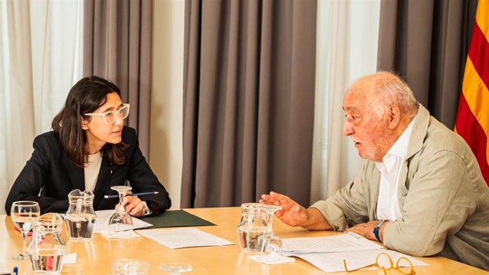 La consellera de Interior y Seguridad Pública, Núria Parlon y el director de Tráfico de la DGT, Pere Navarro