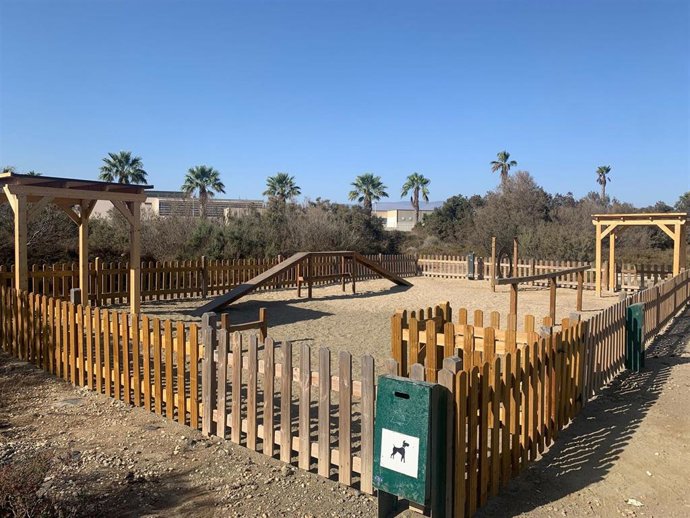 Parque canino del Bobar en Almería tras su renovación.