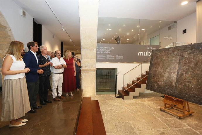 Un cuadro de Dionisio Gázquez se integra en 'La ventana del arte' del MUBAG