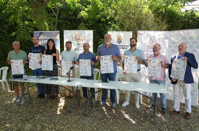 Foto de familia de la presentación del Festival JAZZahara Petaca Chico, que se celebrará en Zahara de los Atunes (Cádiz)
