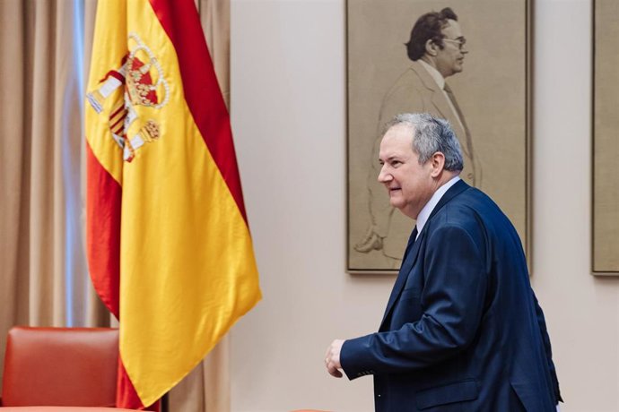 Archivo - El ministro de Industria y Turismo, Jordi Hereu, llega a la Comisión de Industria y Turismo.