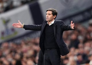 16 September 2025, United Kingdom, London: Villarreal head coach Marcelino stands on the touchline during the UEFA Champions League soccer match between Tottenham Hotspur and Villarreal at the Tottenham Hotspur Stadium. Photo: John Walton/PA Wire/dpa