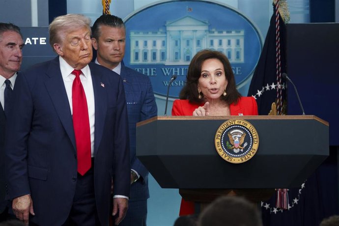 Archivo - La fiscal del distrito de Columbia, Jeanine Pirro, en una rueda de prensa junto al presidente de Estados Unidos, Donald Trump