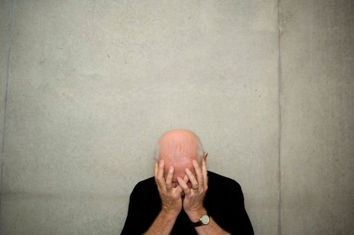 Archivo - El Alzheimer es una enfermedad neurodegenerativa cada vez más frecuente en personas de edad avanzada que no tiene cura, pero cuyo diagnóstico precoz es clave para retrasar su deterioro. Trastornos comunes en estos pacientes como la depresión, la