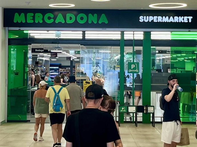 Entrada al un supermercado de Mercadona