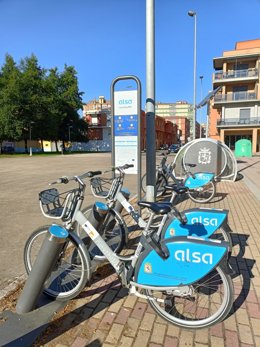 Uno de los puntos de préstamo de bicicletas de León capital.